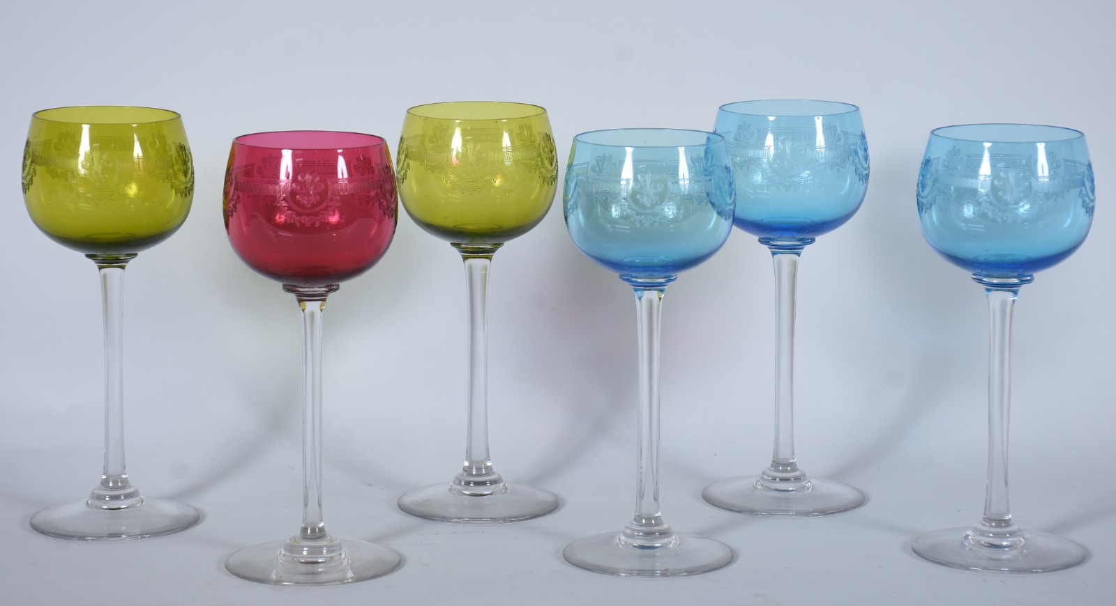 Seis cálices para vinho de cristal frances Saint Louis, lavrado em... - foto 1 de 4