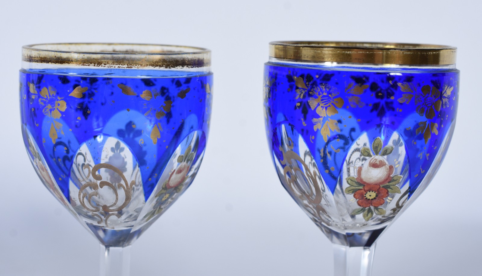 Licoreira com 5 cálices de cristal facetado doublé azul com pequenas... - foto 4 de 10