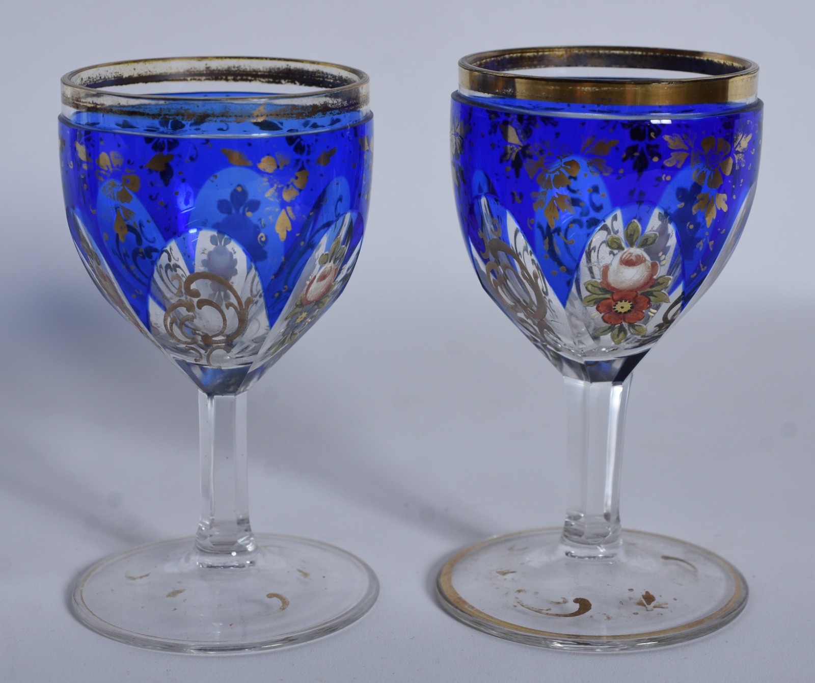 Licoreira com 5 cálices de cristal facetado doublé azul com pequenas... - foto 7 de 10