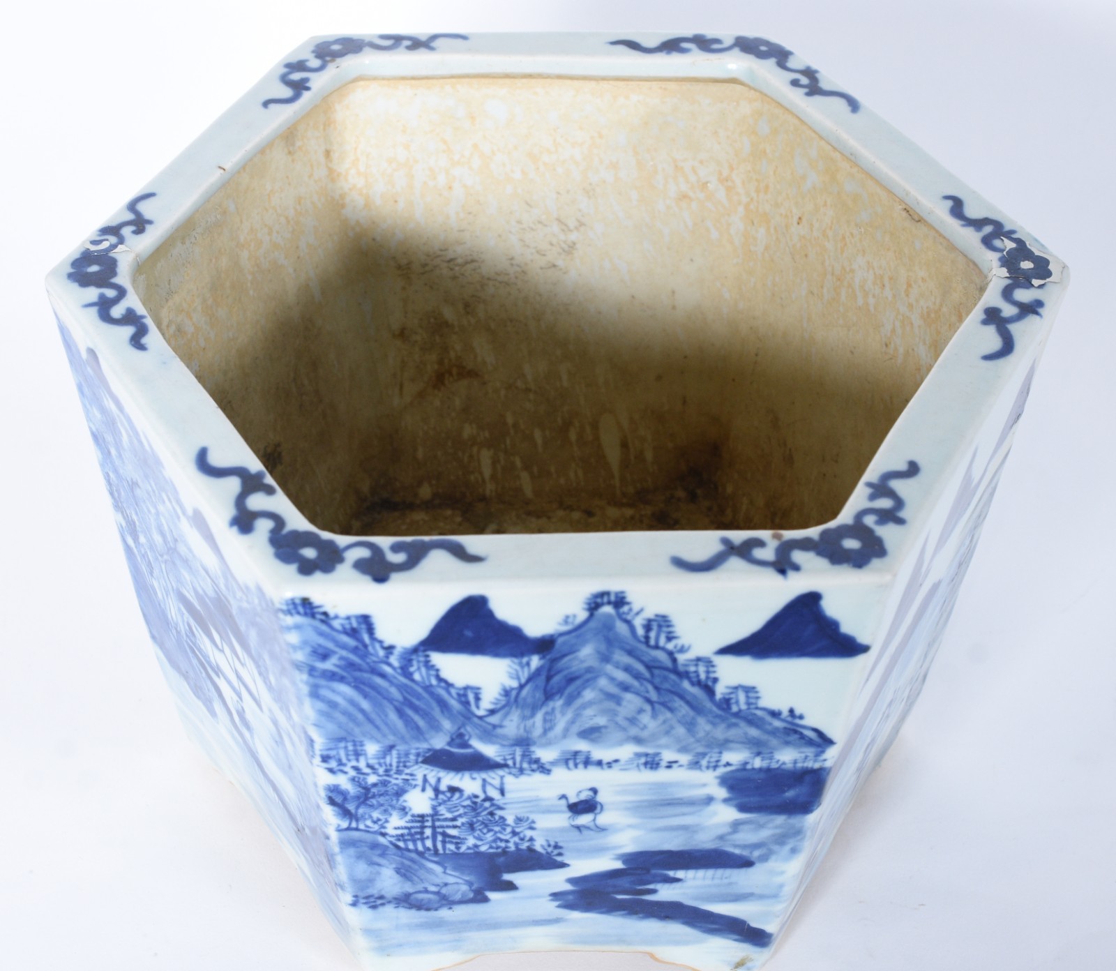 Cachepot de porcelana oriental decorado com paisagem em azul e... - foto 3 de 8