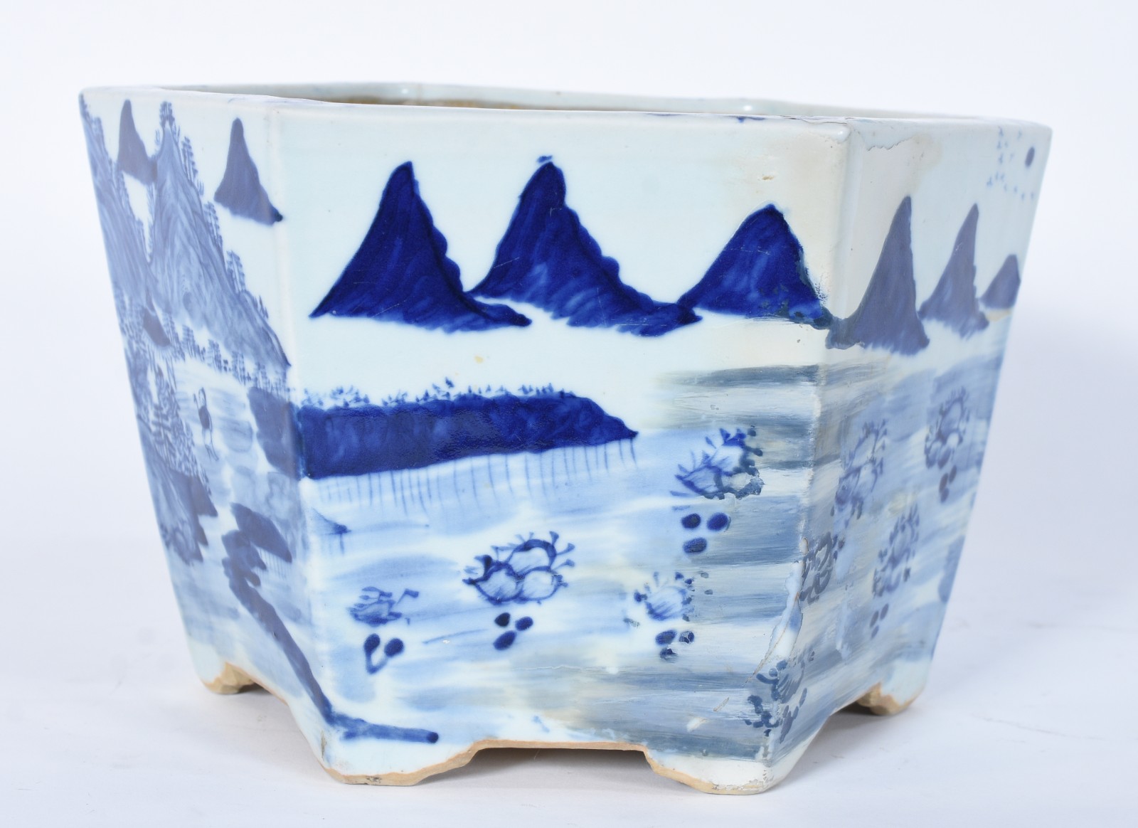 Cachepot de porcelana oriental decorado com paisagem em azul e... - foto 4 de 8