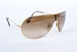 RAY BAN,  - Óculos de sol, no estojo. Com alguns arranhões.