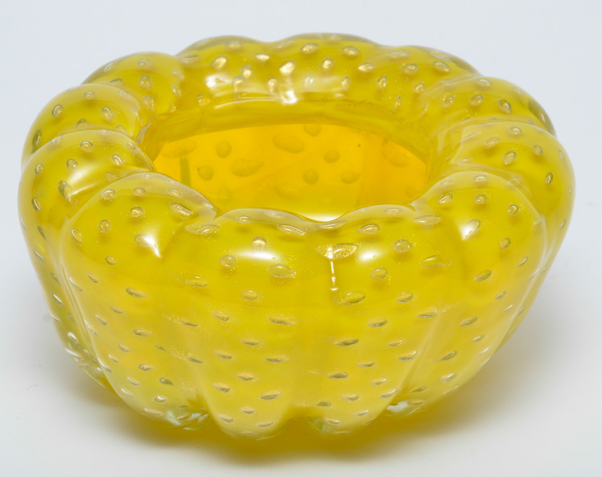 Bowl de murano na cor amarelo com pó de ouro. Diam. 20 cm - alt. - 10...