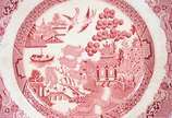 Serviço de faiança inglesa para chá, "Willow - ... - Serviço de faiança inglesa para chá, "Willow - Johnson Bros" na cor rosa, composto de: 6 xícaras com pires, 6 pratinhos de sobremesa, 2 bules, l...