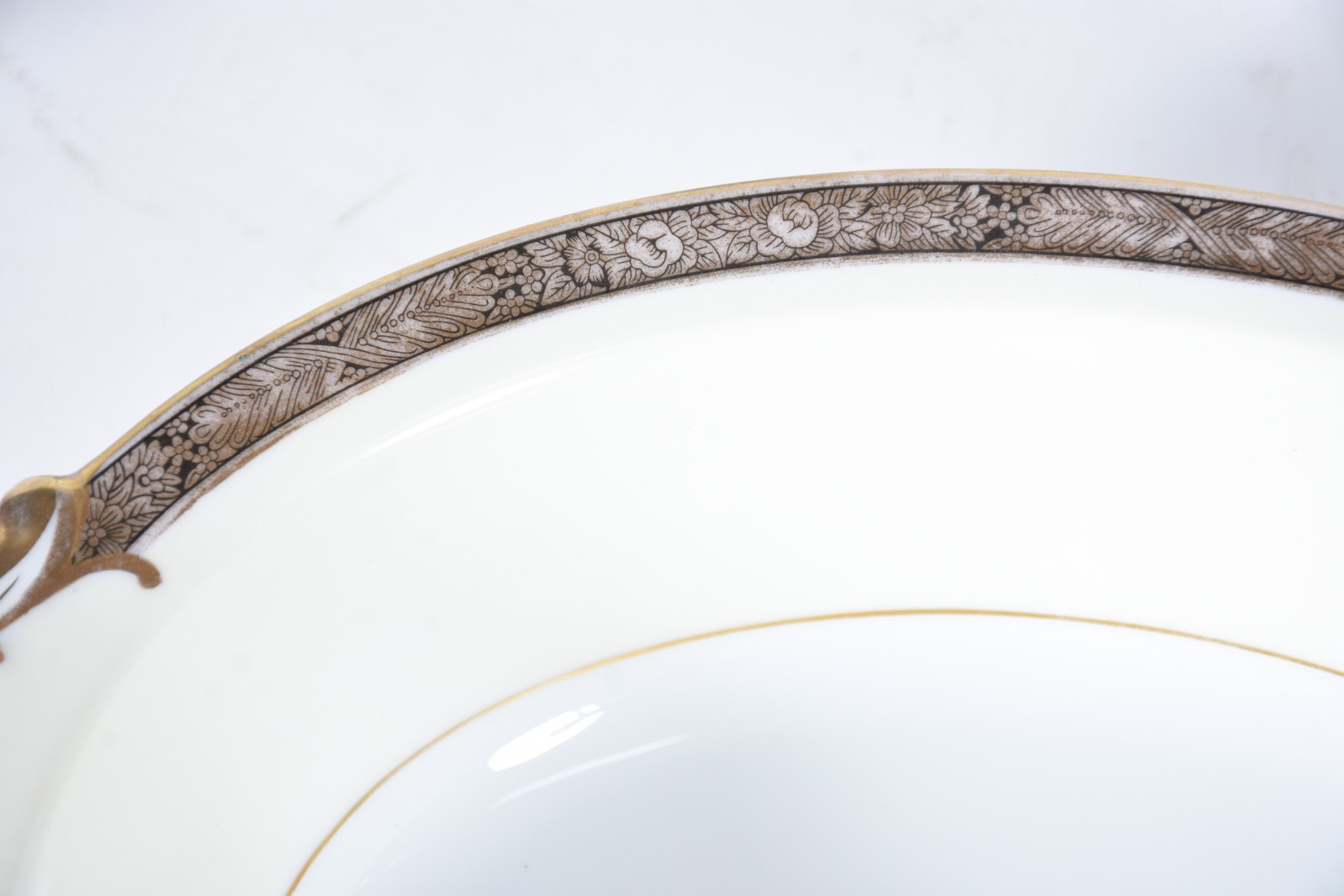 Aparelho de jantar de porcelana Noritake composto de: 24 pratos... - foto 6 de 11