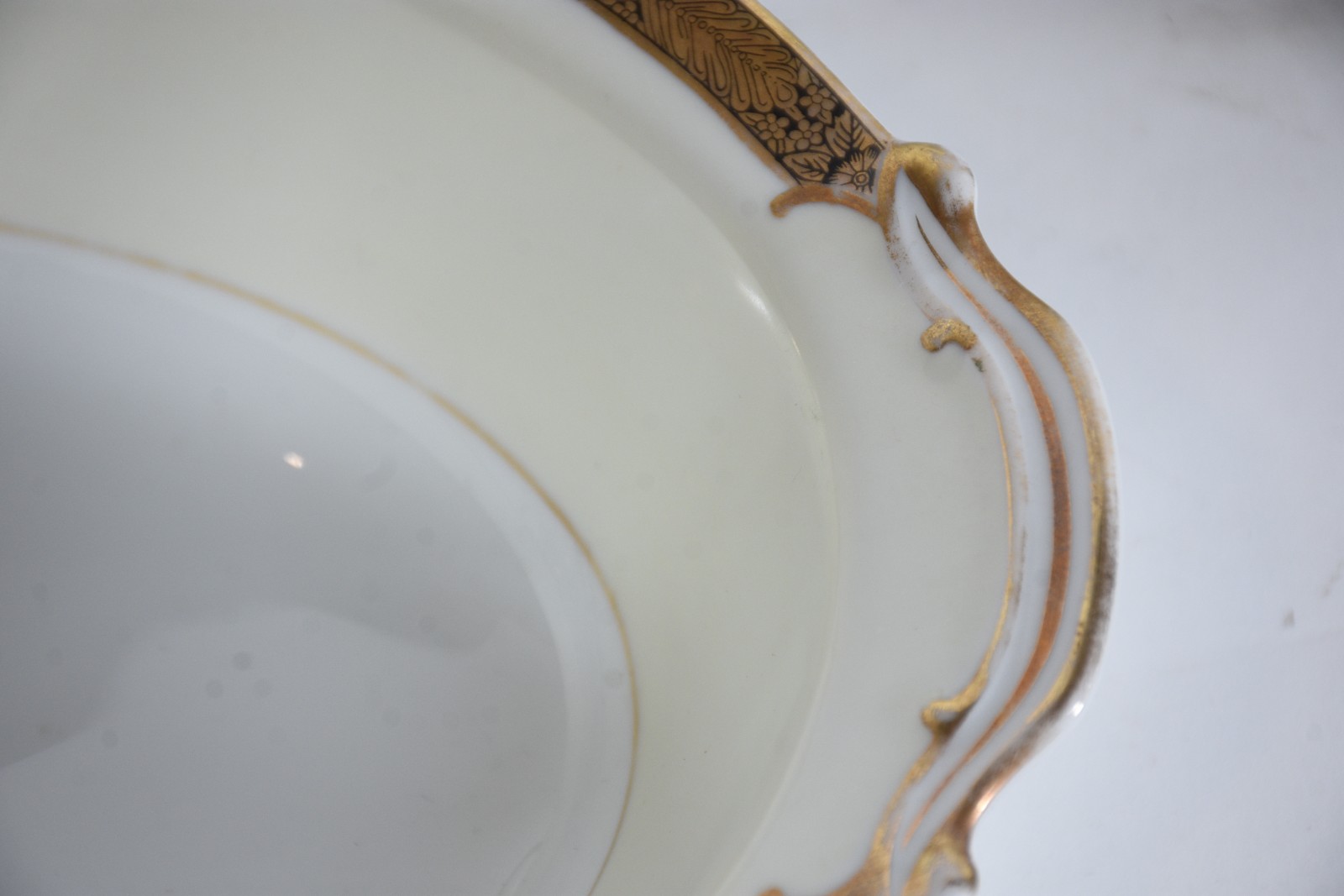 Aparelho de jantar de porcelana Noritake composto de: 24 pratos... - foto 7 de 11