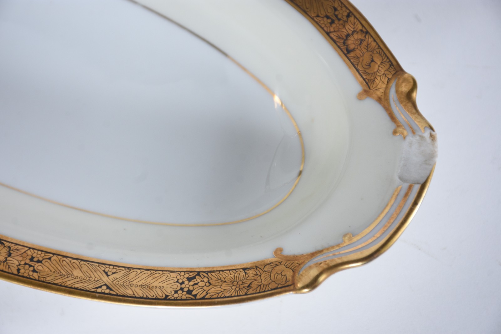 Aparelho de jantar de porcelana Noritake composto de: 24 pratos... - foto 9 de 11
