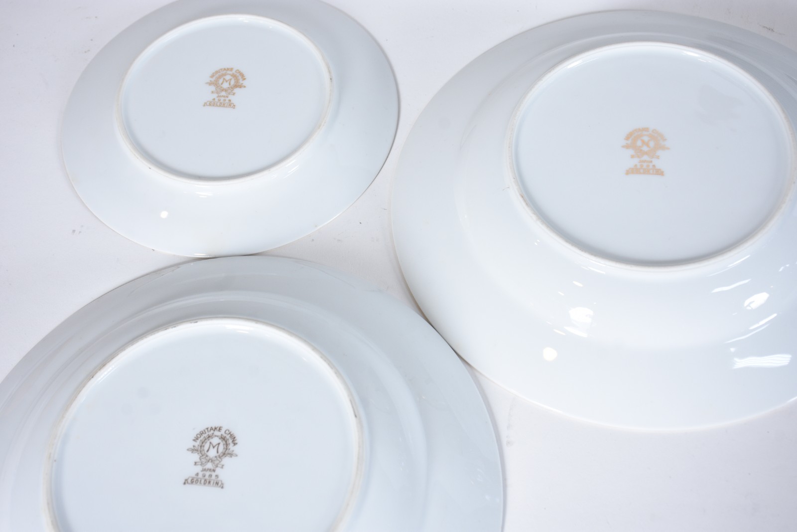 Aparelho de jantar de porcelana Noritake composto de: 24 pratos... - foto 10 de 11