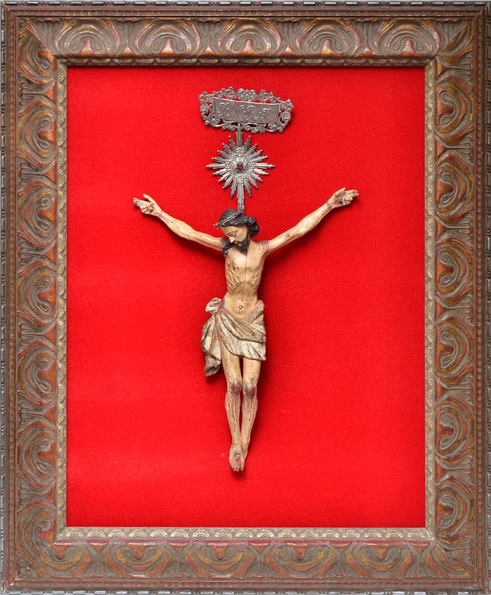 Belíssima figura de CRISTO ricamente esculpida em madeira...
