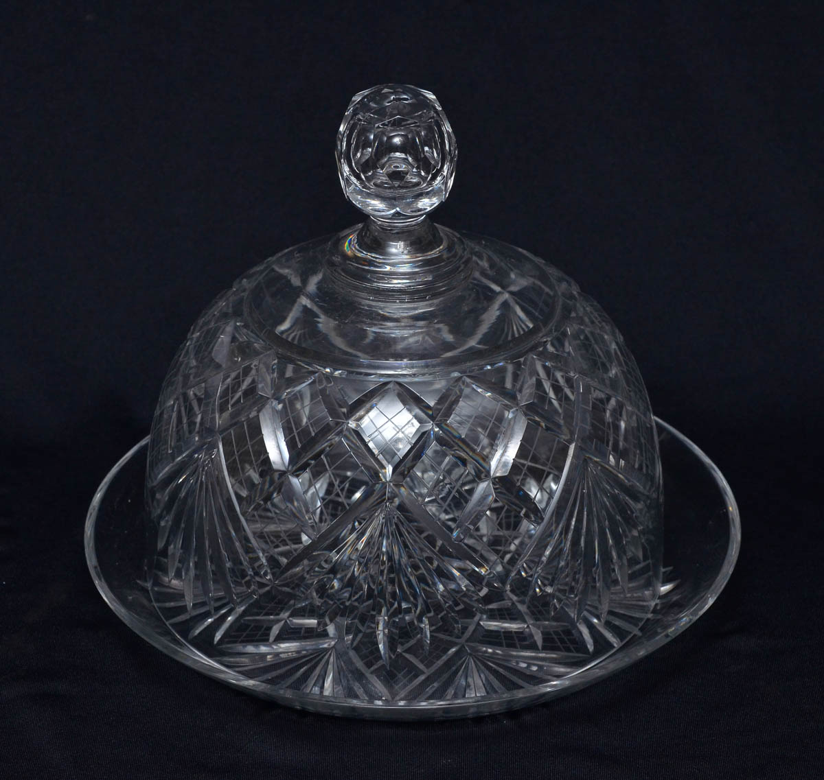Queijeira com presentoir de cristal europeu lapidado. diam. alt.