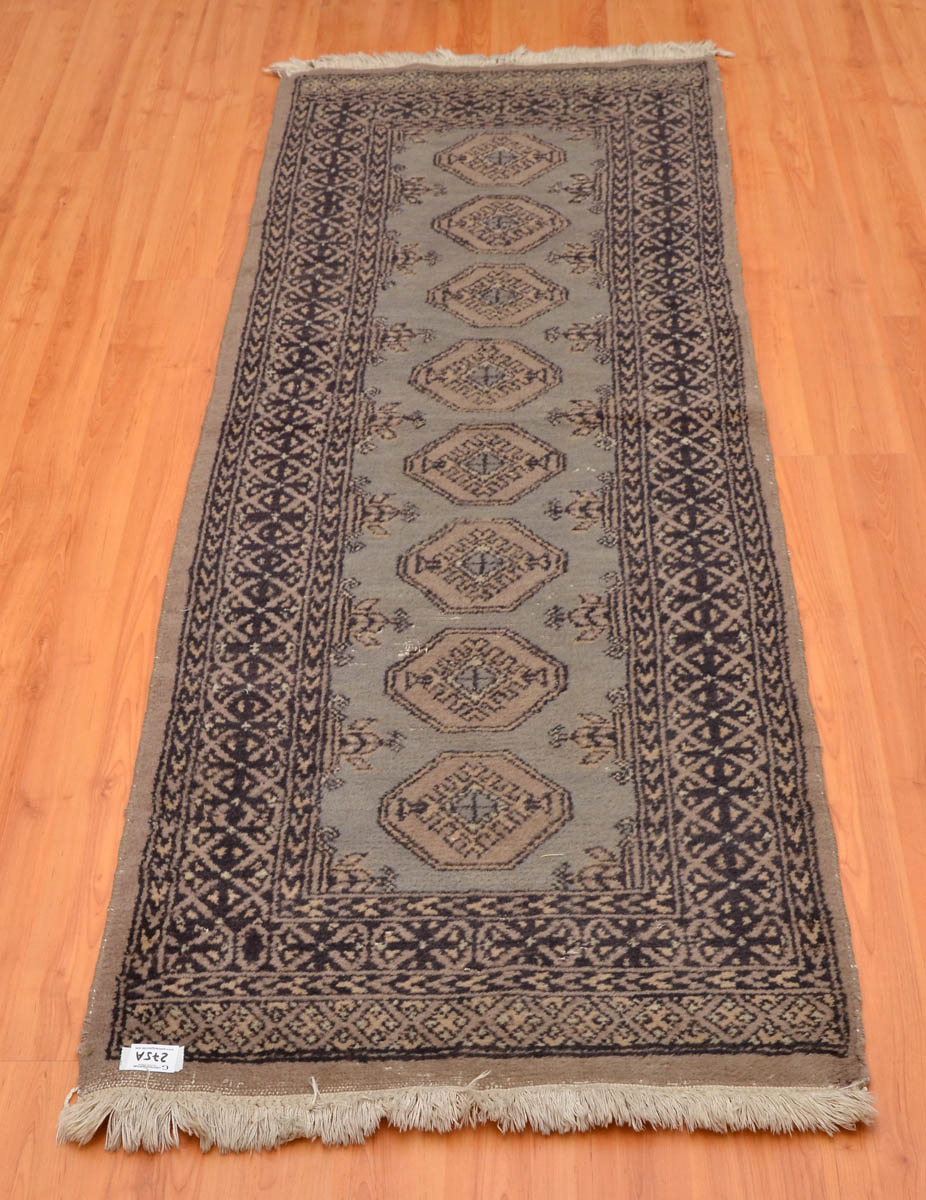 Passadeira paquistan. Med. 1,80 x 0,66 m.