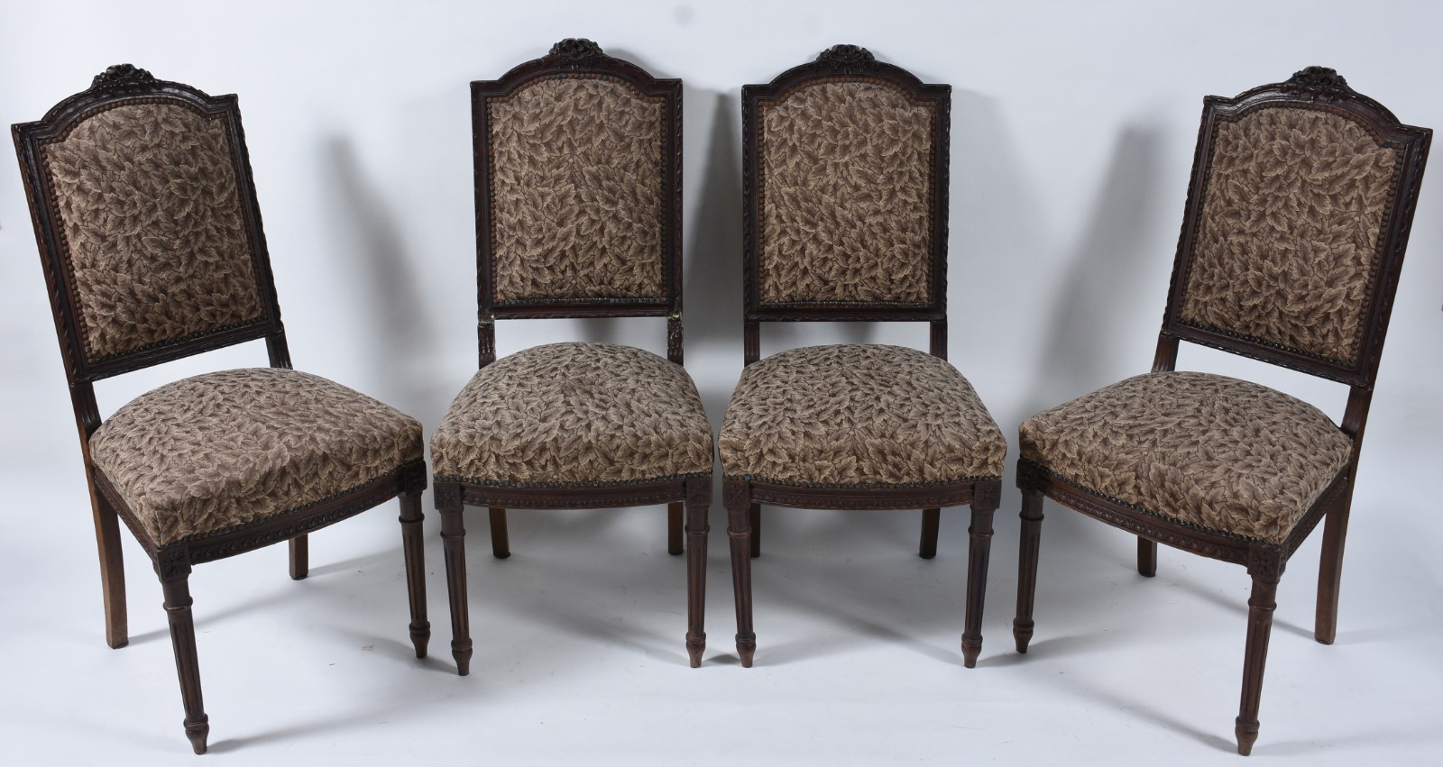 Conjunto com mesa de apresentação no feitio oval, tampo de mármore... - foto 3 de 8