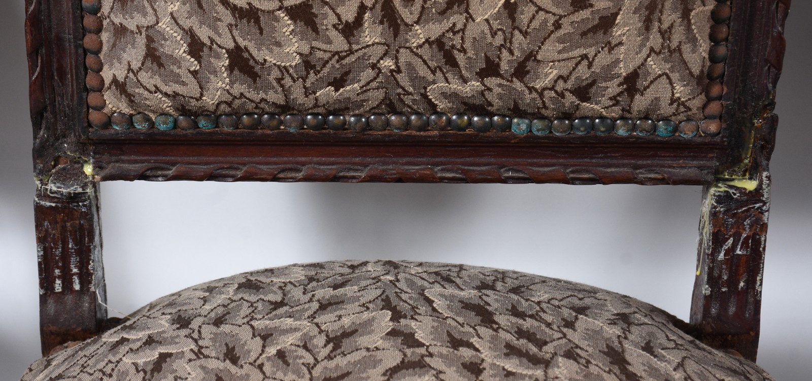 Conjunto com mesa de apresentação no feitio oval, tampo de mármore... - foto 5 de 8