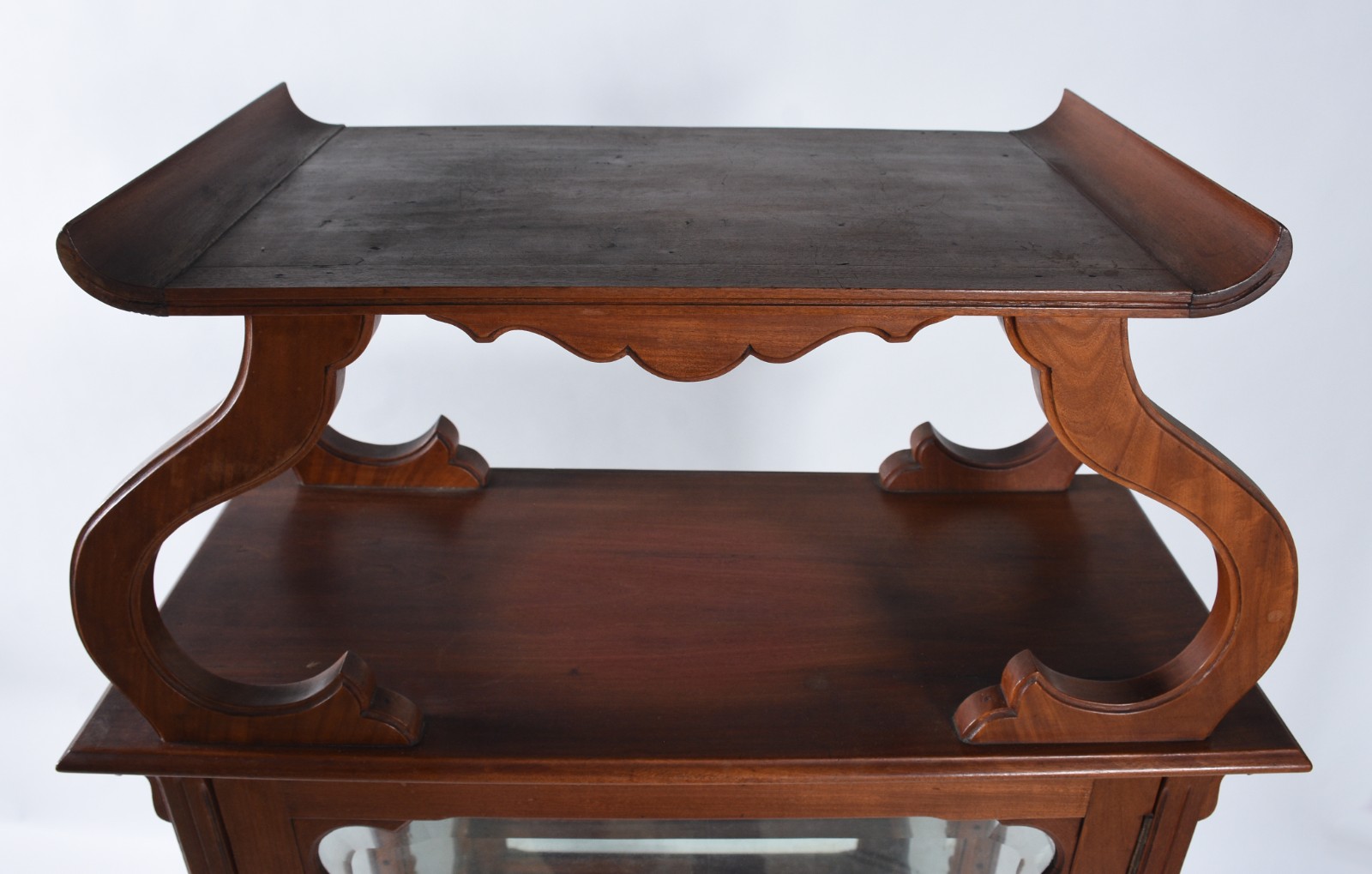 Vitrine de madeira nobre estilo Art Nouveau, prateleiras internas de... - foto 3 de 7