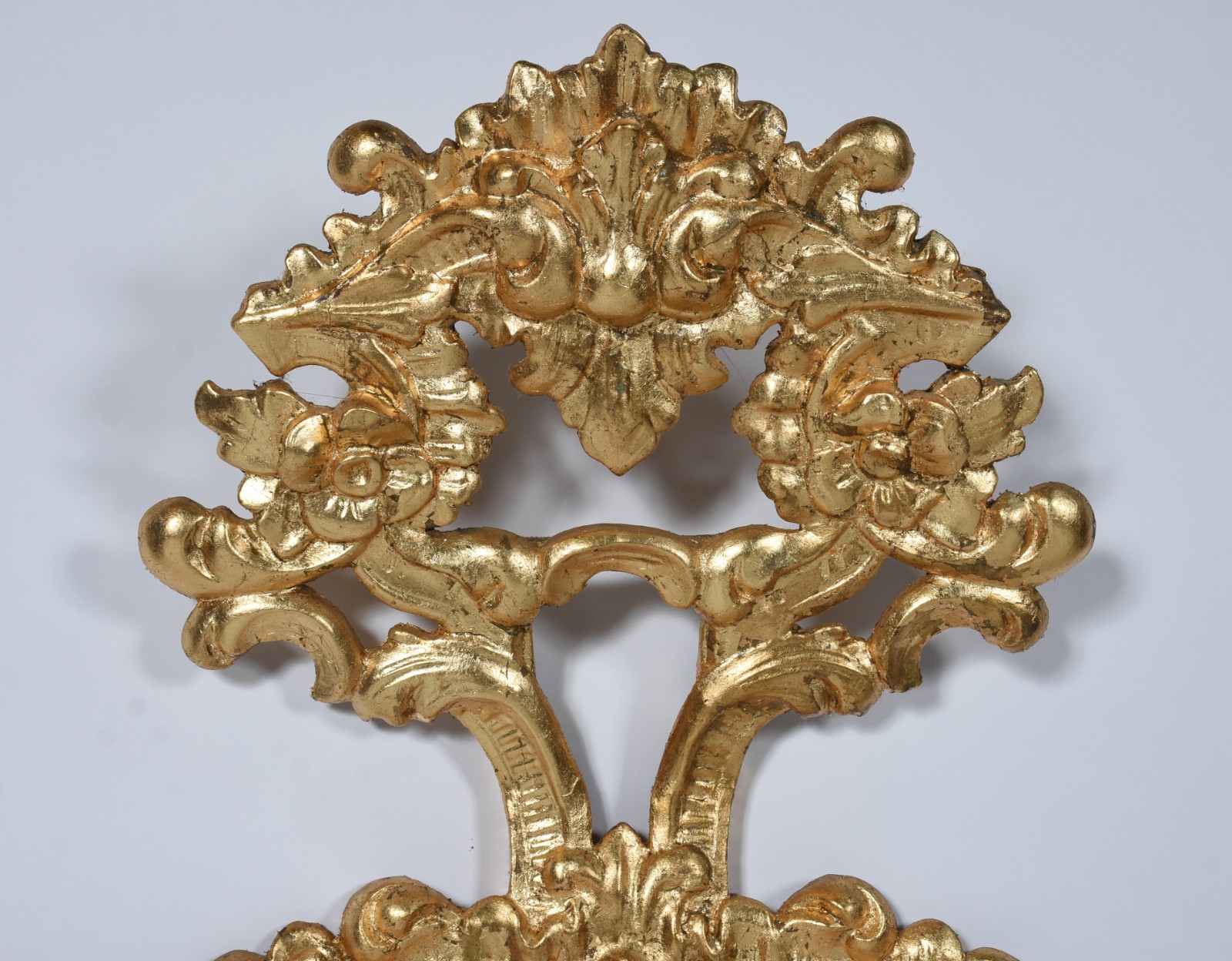 Espelho decorativo de cristal com moldura de madeira ricamente... - foto 2 de 5