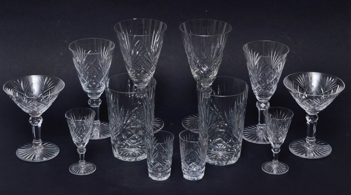 Conjunto de cristal ricamente lapidado, comp.de 6 taças para...