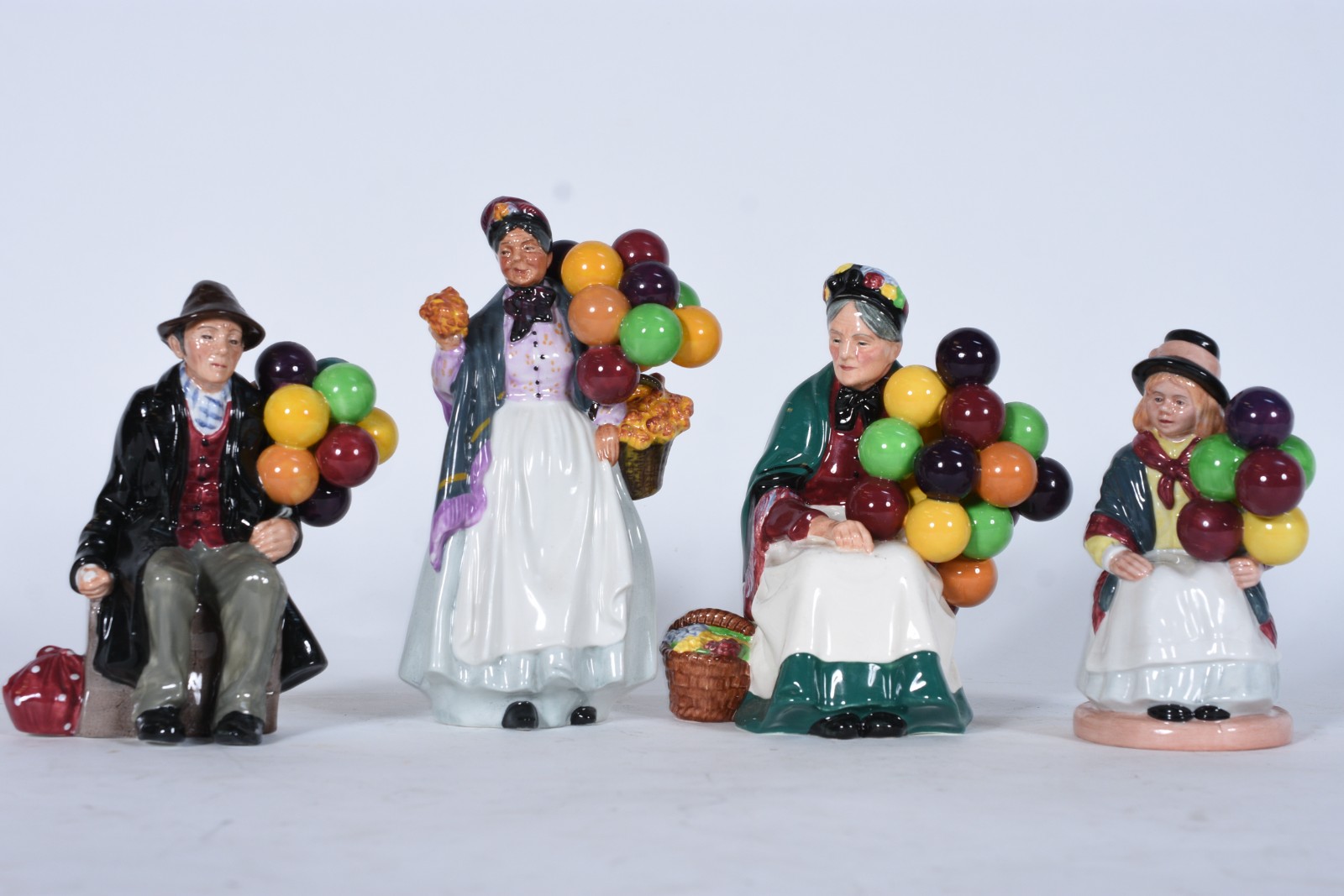 Royal Doulton (1815), Figuras com balões - foto 1 de 7