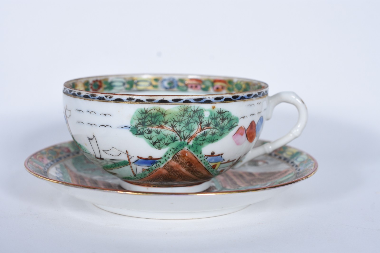 Serviço de porcelana oriental decorado com paisagem em policromia... - foto 4 de 7