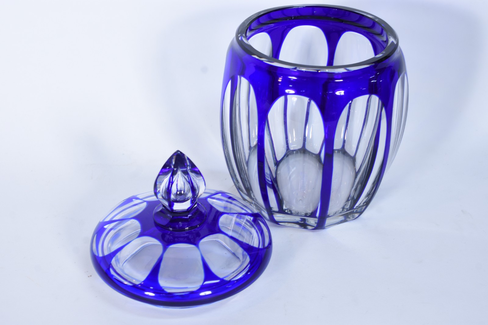 Bomboniere de cristal tcheco facetado doublé azul. - foto 3 de 7