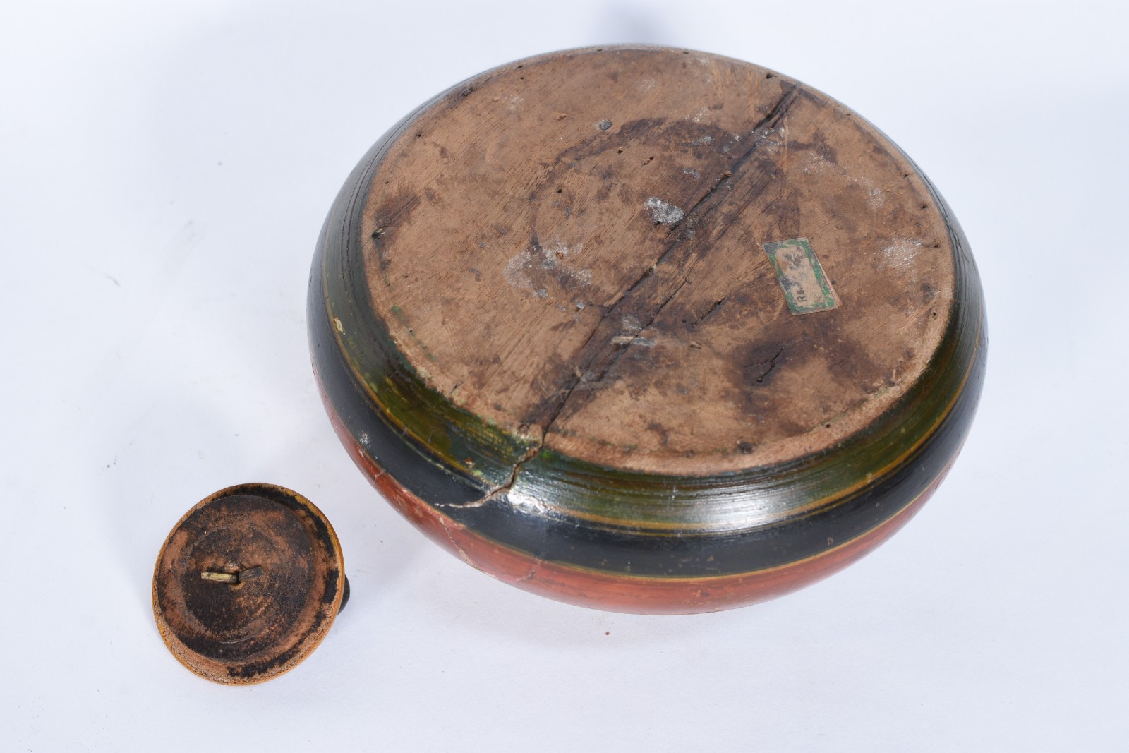 Cinco peças diversas, sendo: 2 bowls de porcelana na cor rouge de fer... - foto 4 de 9