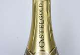Três garrafas de espumante frances "Castel Gold... - Três garrafas de espumante frances "Castel Gold", brut, cuvée blanche, 1.500 ml.