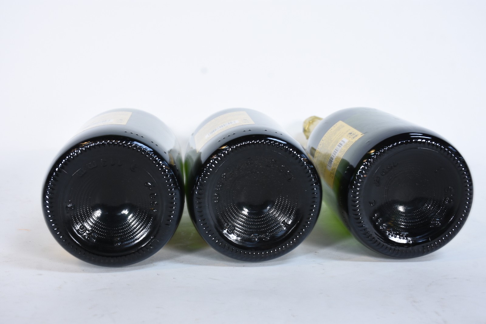 Três garrafas de espumante frances "Castel Gold", brut, cuvée... - foto 6 de 7