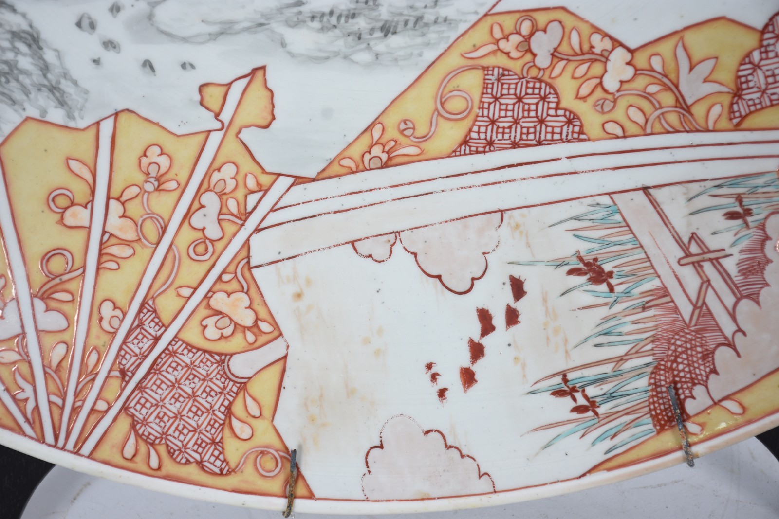 "Grande e raro medalhão em porcelana japonesa, decorado em... - foto 6 de 7