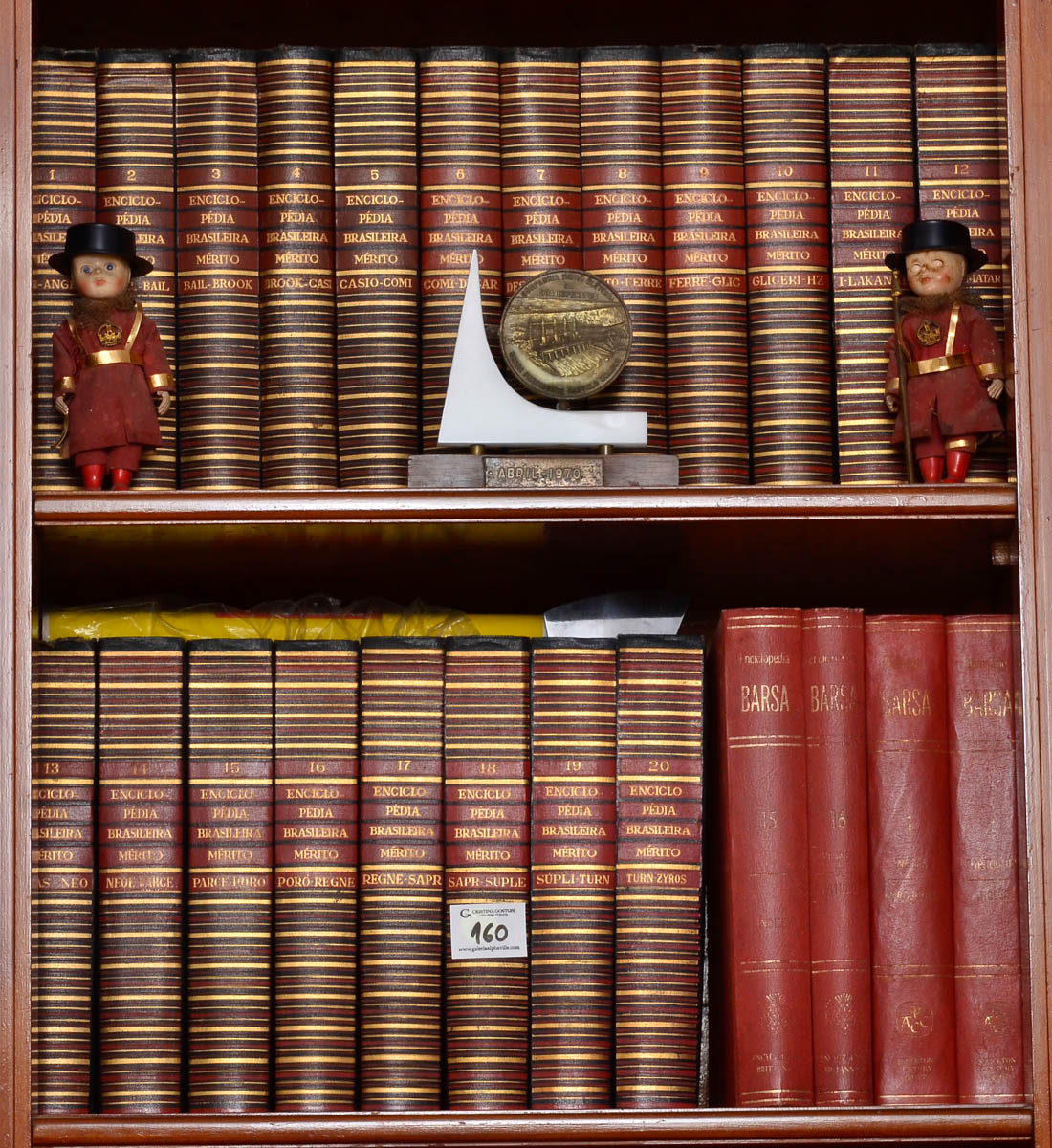 Enciclopédia Brasileira Méritos com 20 volumes.