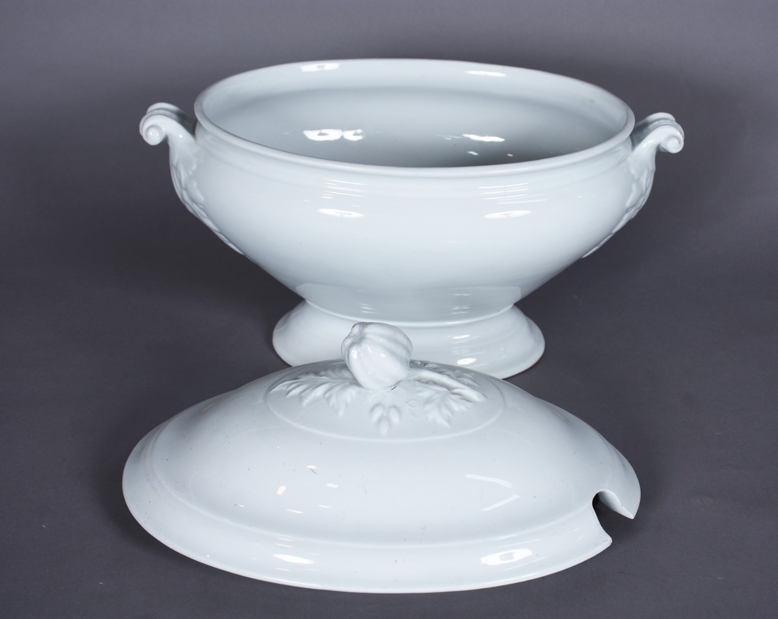 Sopeira de porcelana inglesa branca J & G Meakin, Hanley, pega da... - foto 2 de 8