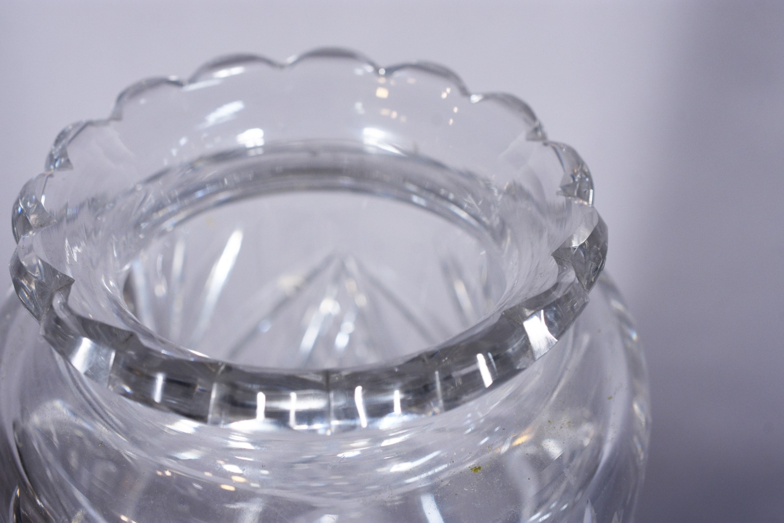 Vaso de cristal tcheco lapidado. - foto 2 de 4
