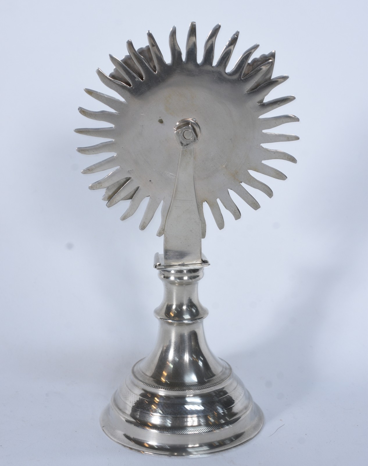 Espirito Santo sobre pedestal de prata 925 mls. Peso da prata: 150 g... - foto 3 de 6