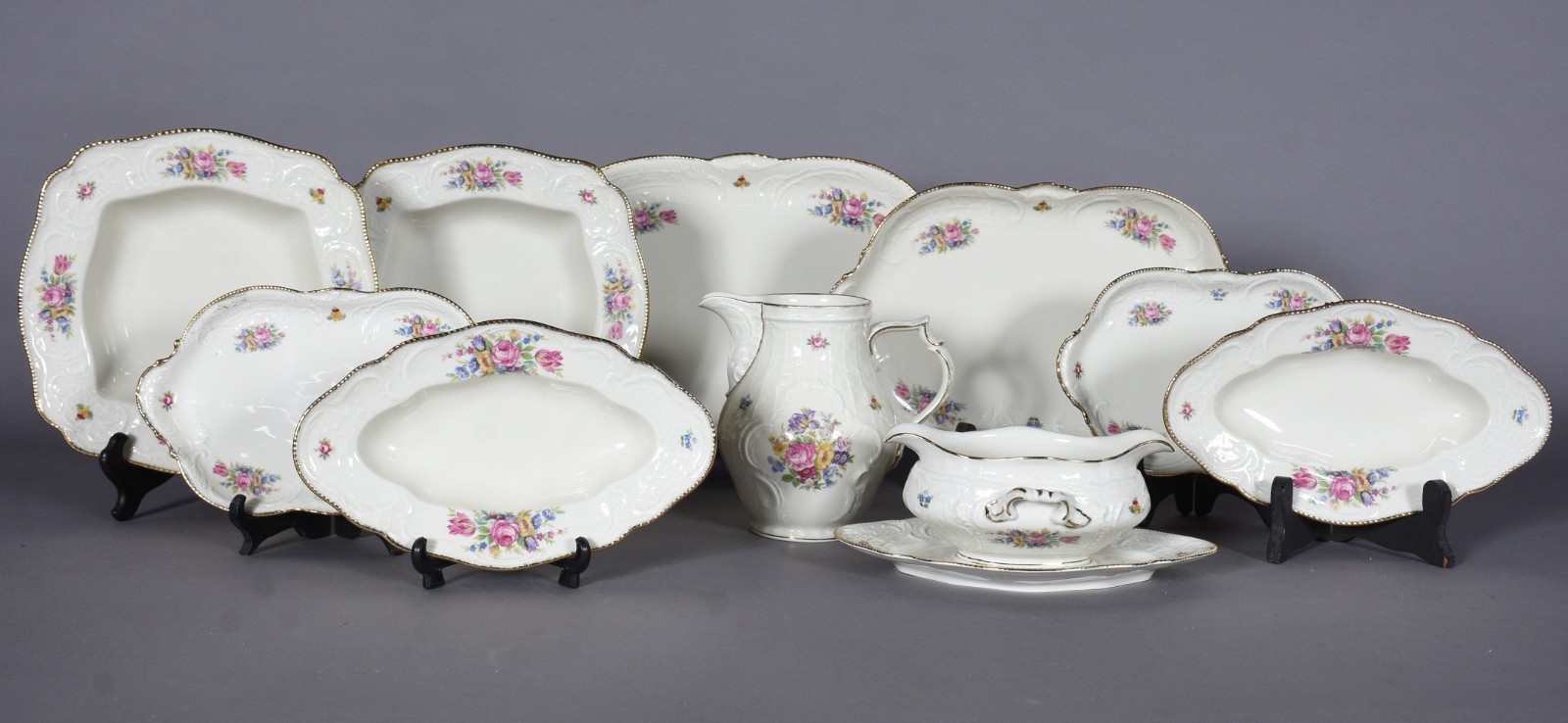 Aparelho de jantar de porcelana Rosenthal composto de: 12 pratos... - foto 2 de 11