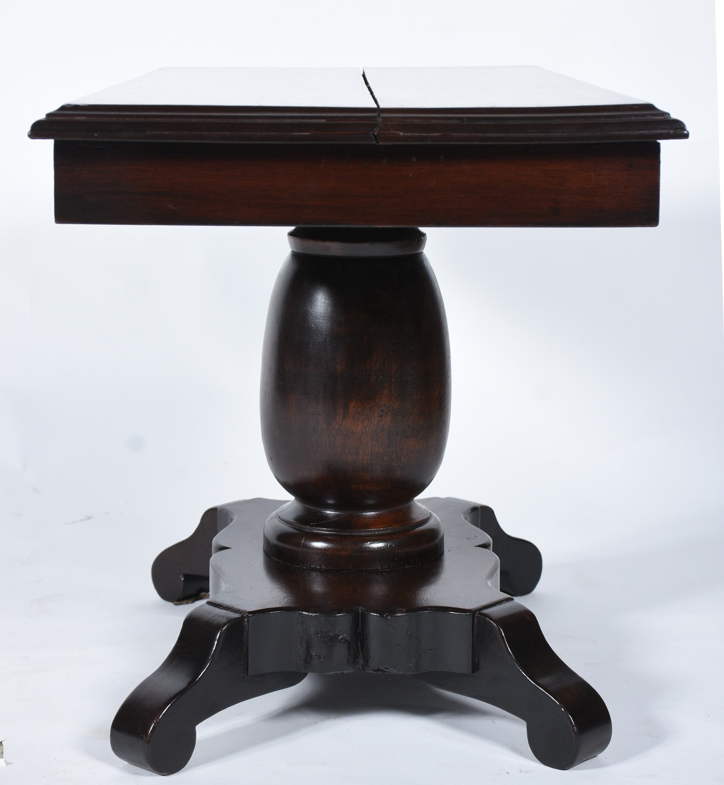 Mesa auxiliar de madeira nobre, tampo retangular (com fresta... - foto 4 de 7