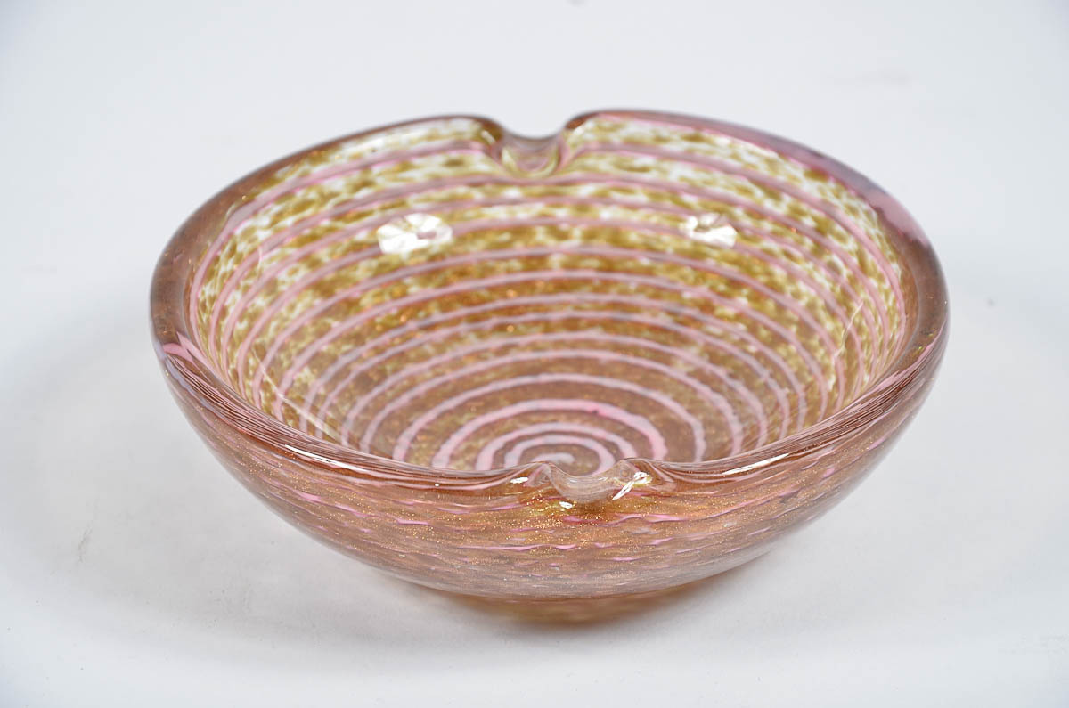 Barovier & Toso. Bowl em vidro de murano, co dois sulcos. Decorado...