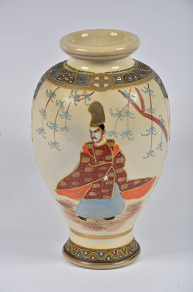 Vaso de faiança japonesa de SATZUMA decorada com guerreiros e gueixa...