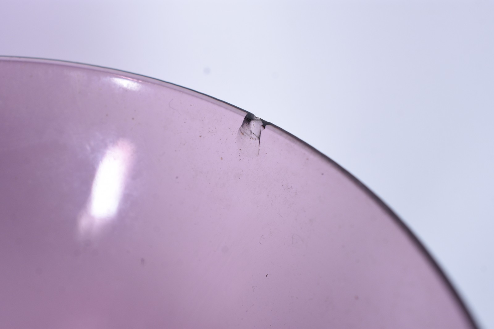 Serviço de taças de vidro na cor uva, composto de: 6 para vinho (1... - foto 4 de 5