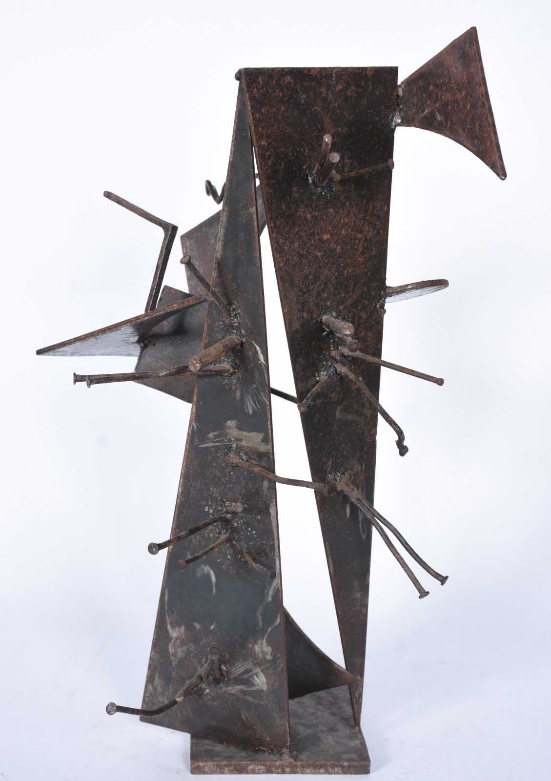 Escultura de metal. Assinada. - foto 4 de 5