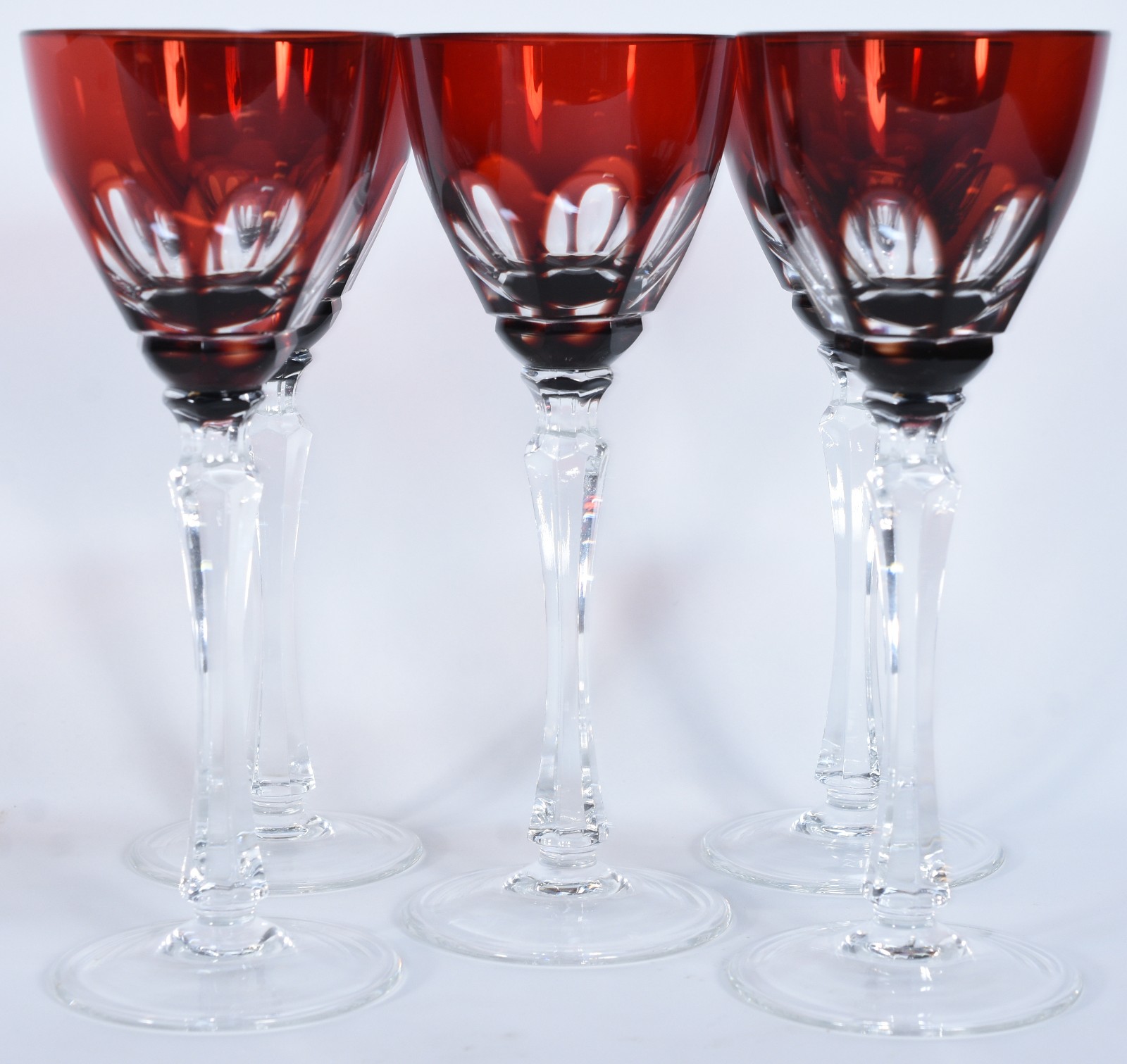 Cinco taças para vinho de cristal facetado doublé rubi. - foto 3 de 6