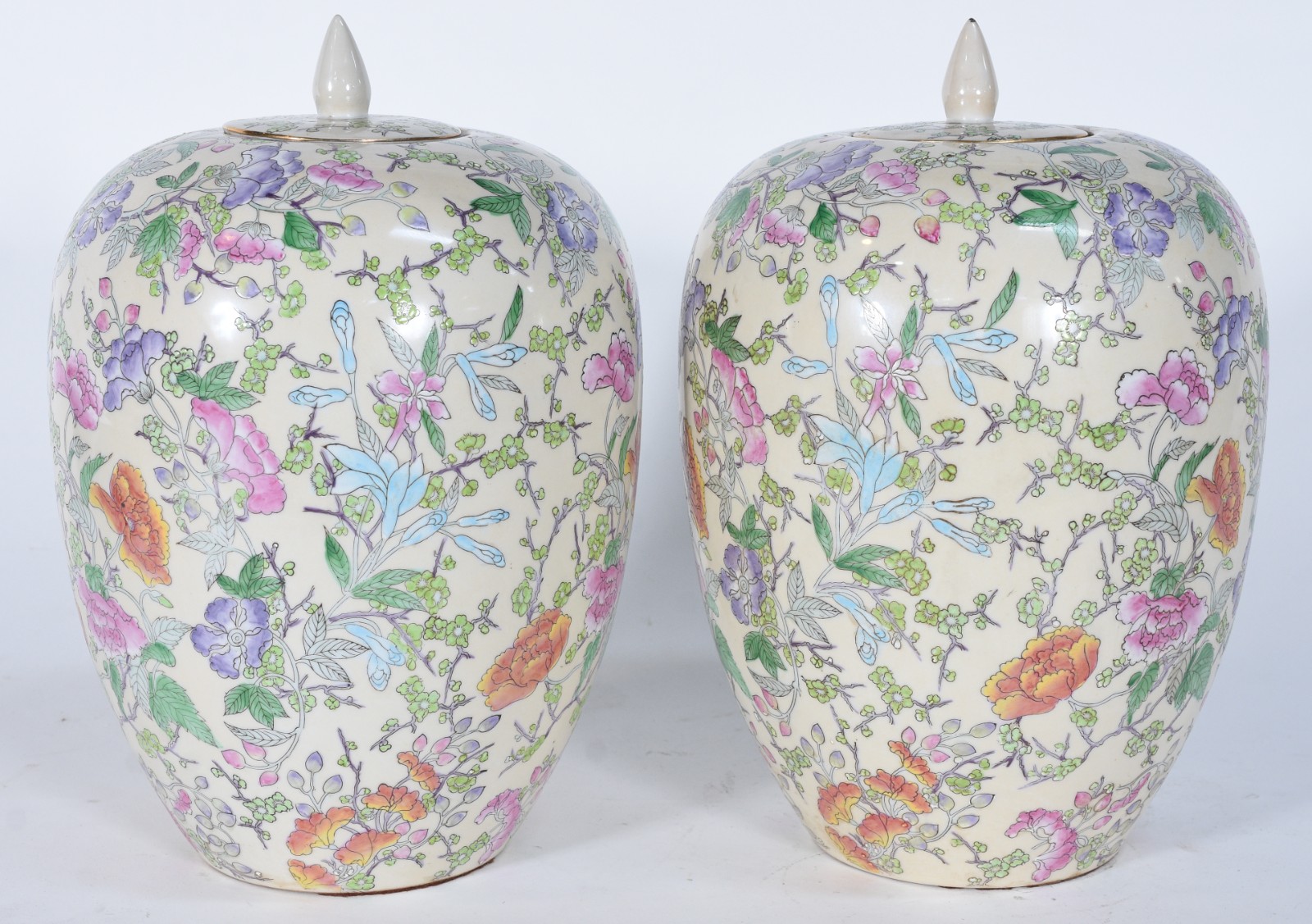Par de potiches de porcelana oriental decoração floral em policromia. - foto 1 de 6