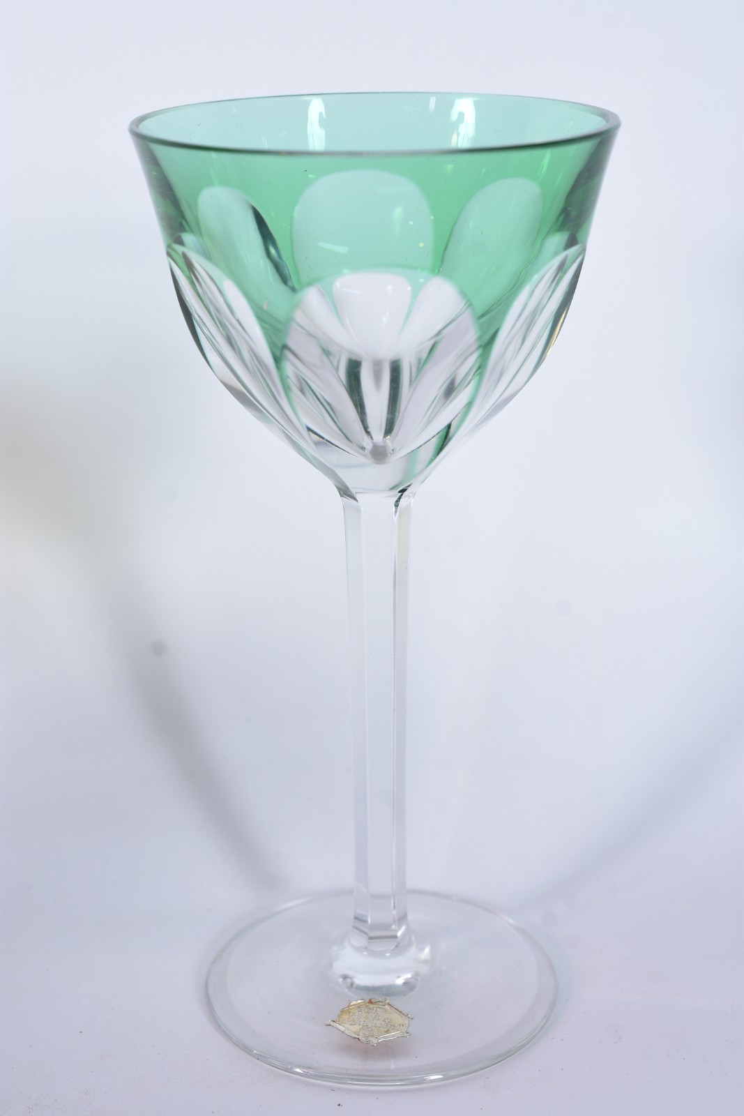 Seis cálices para vinho de cristal doublé facetado em diversas cores. - foto 7 de 8
