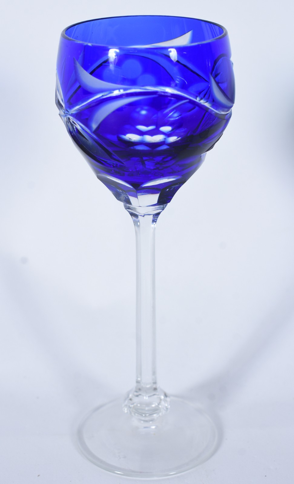 Quatro cálices para licor de cristal lapidado em diversas cores. - foto 3 de 6