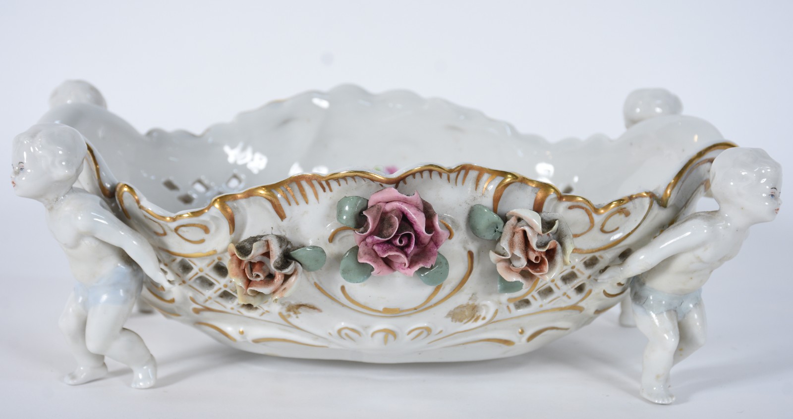 Centro de mesa de porcelana europeia, bojo central na forma de navete... - foto 1 de 6