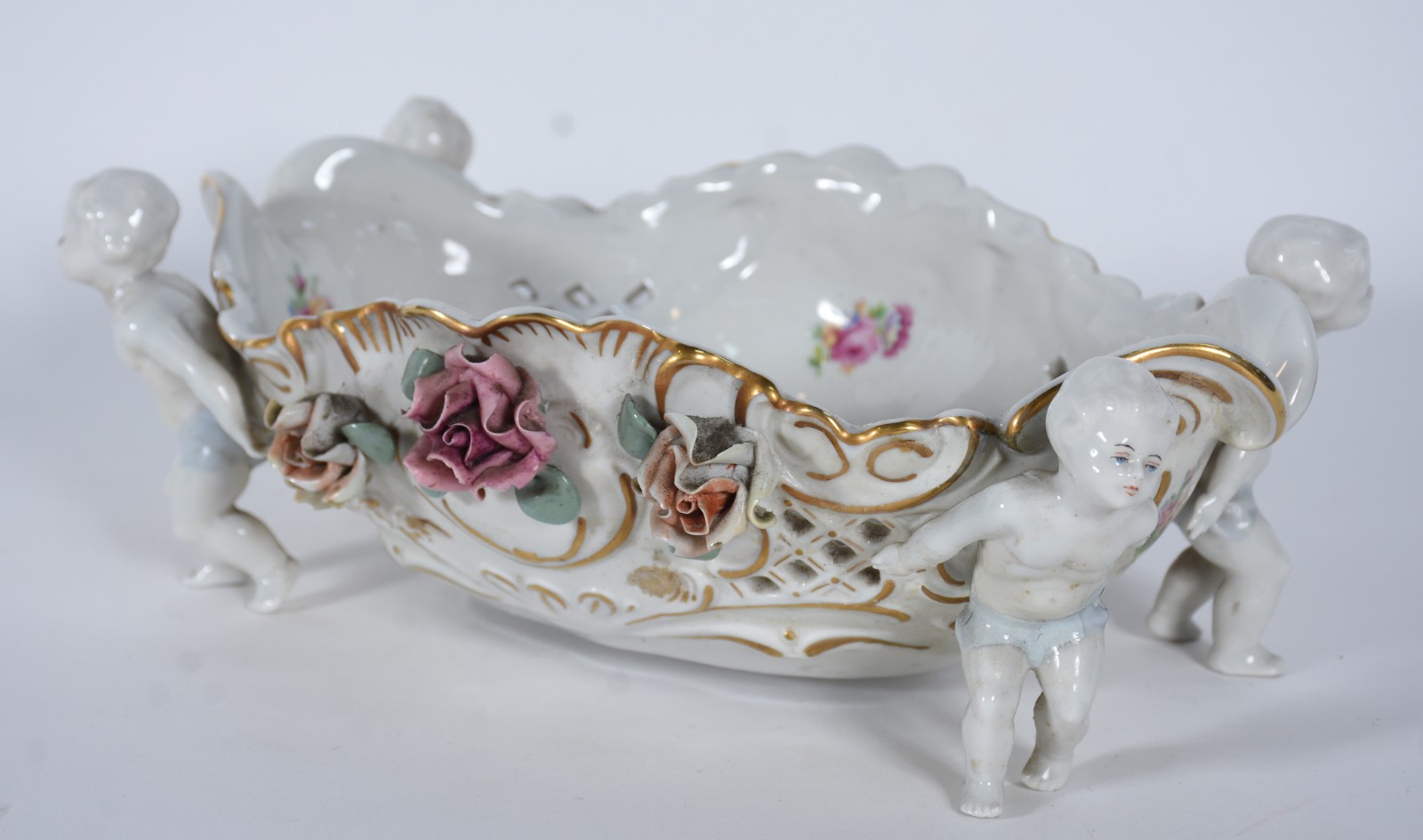 Centro de mesa de porcelana europeia, bojo central na forma de navete... - foto 2 de 6