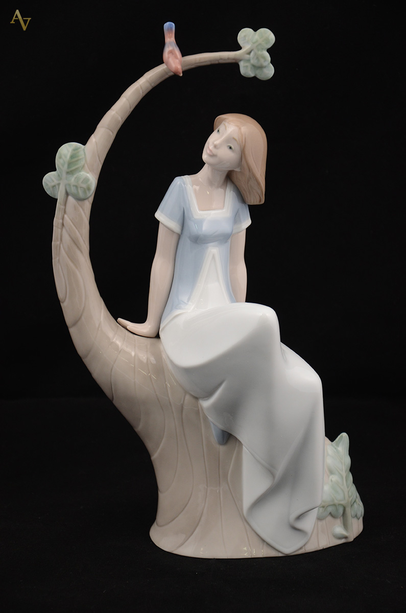 Escultura de porcelana espanhola policromada, marca NAO... - foto 1 de 2