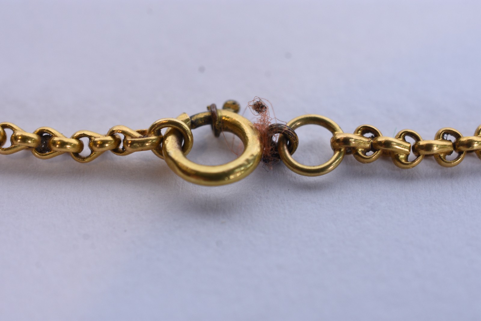 Cordão de ouro 18 k com pendentes na forma de crucifixo, chave e figa... - foto 6 de 6