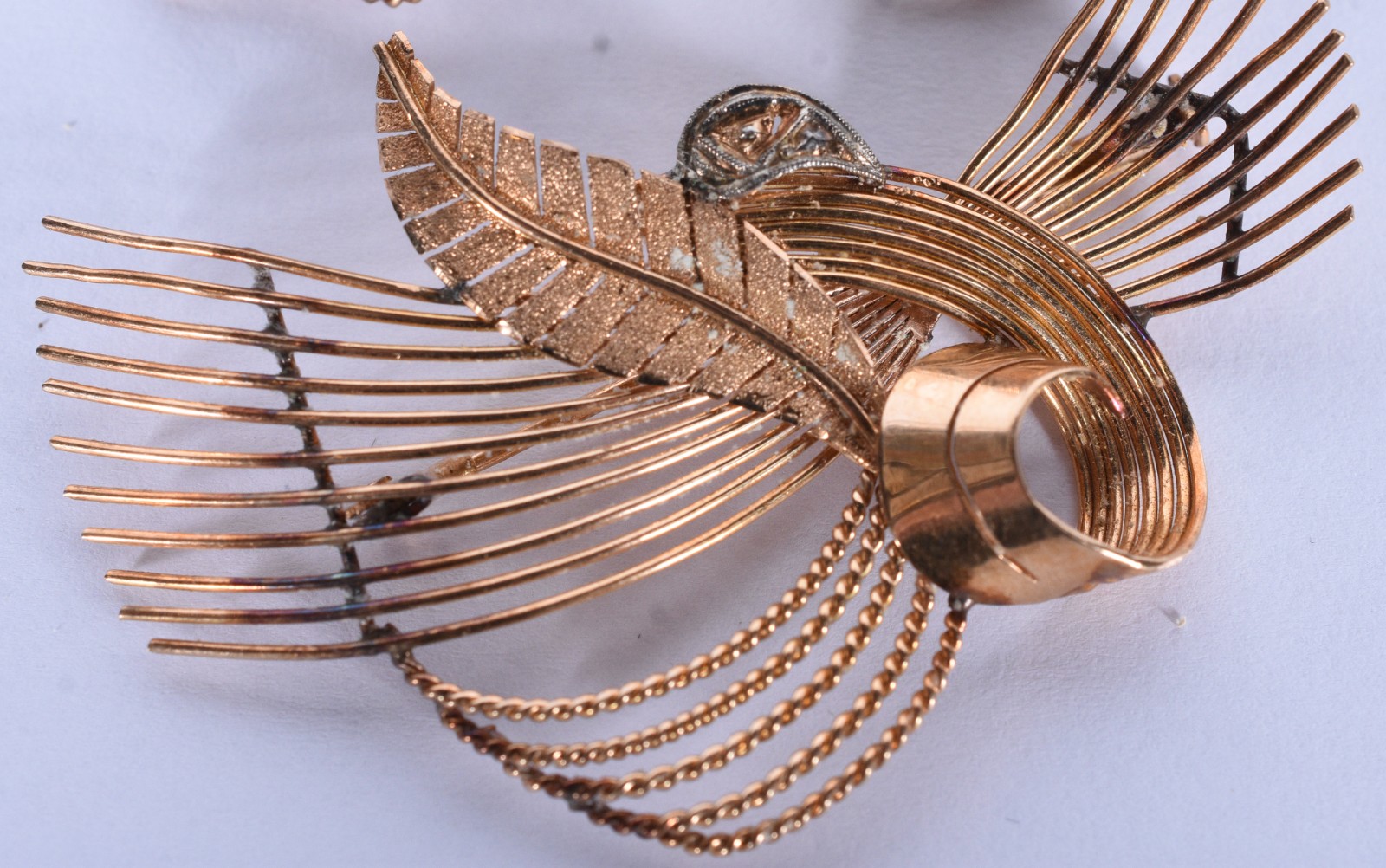 Conjunto composto de broche e par de brincos de pressão de ouro 18 k... - foto 2 de 8