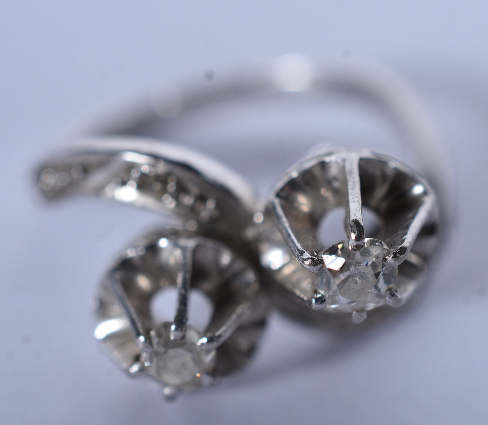 Anel de platina com brilhantes de 0,05 ct, lapidação antiga, aro 12... - foto 1 de 7