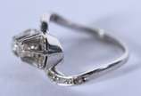 Anel de platina com brilhantes de 0,05 ct, lapi... - Anel de platina com brilhantes de 0,05 ct, lapidação antiga, aro 12 (Por motivos de segurança a peça não se encontra na loja)
