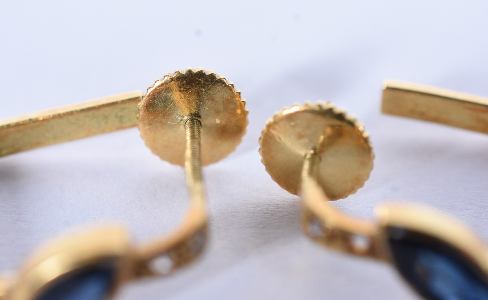 Par de brincos de ouro 18 k com brilhantes (Por motivos de segurança... - foto 4 de 4
