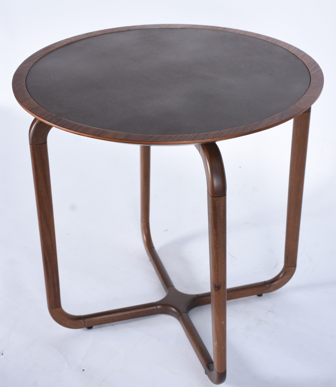Mesa lateral "Eros Esse" de madeira Ting nogueira. Fabricação "MUUI". - foto 1 de 5